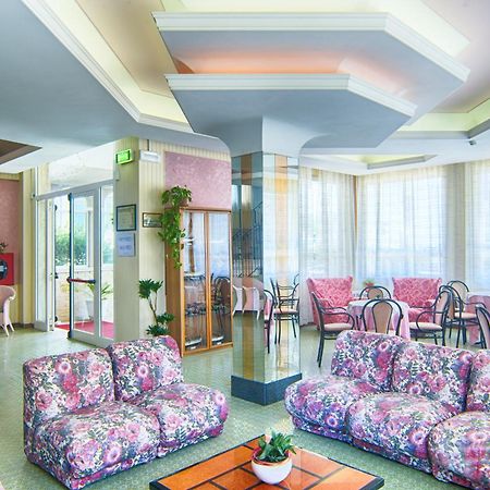 Hotel Raimondi Bellaria-Igea Marina Esterno foto