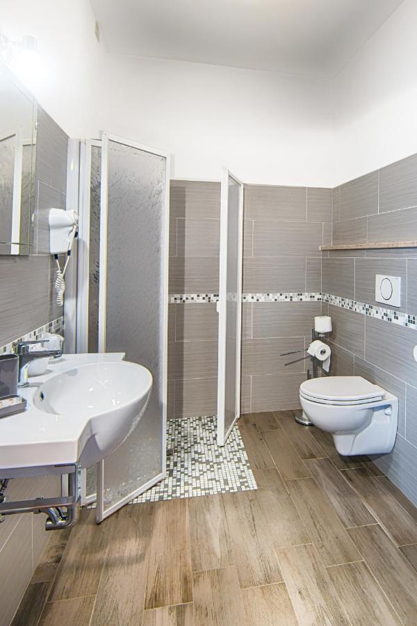 Hotel Raimondi Bellaria-Igea Marina Esterno foto