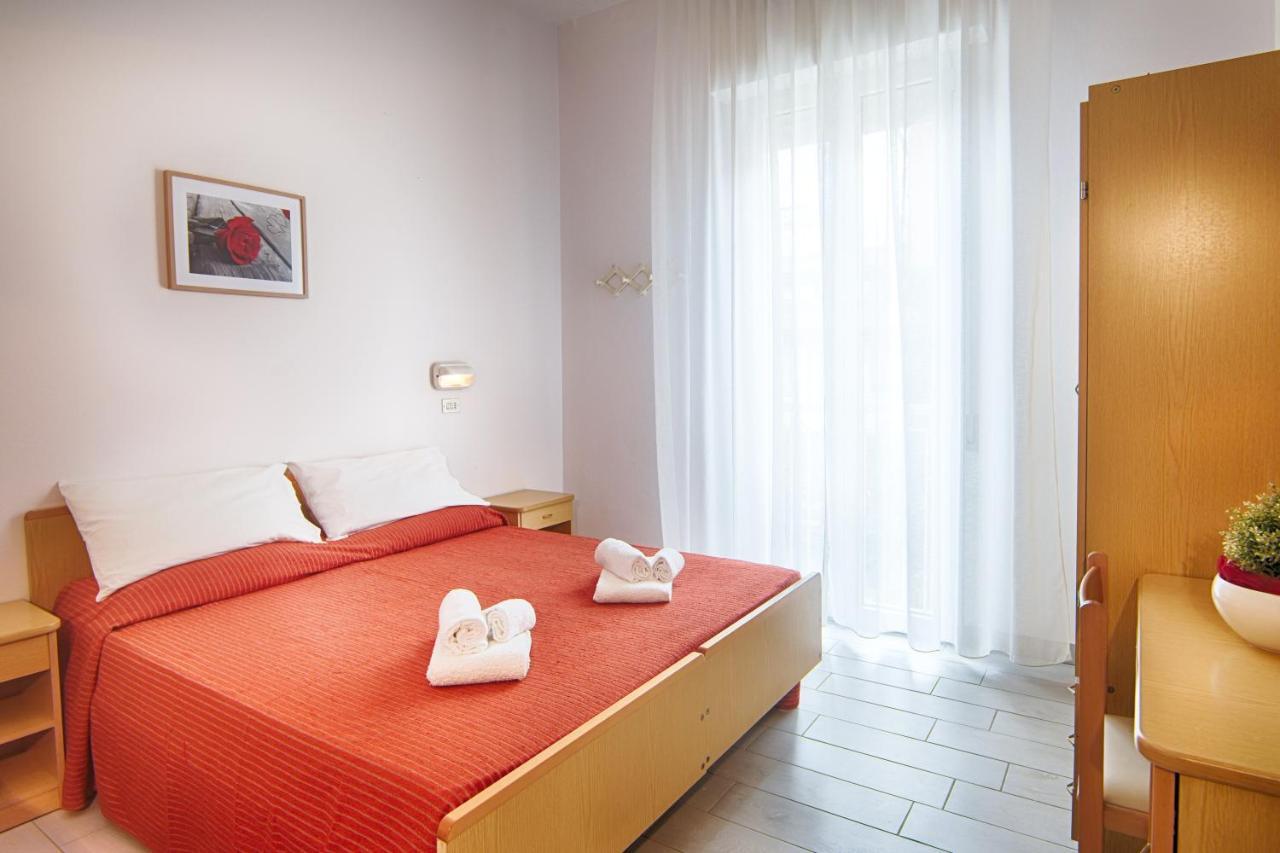 Hotel Raimondi Bellaria-Igea Marina Esterno foto
