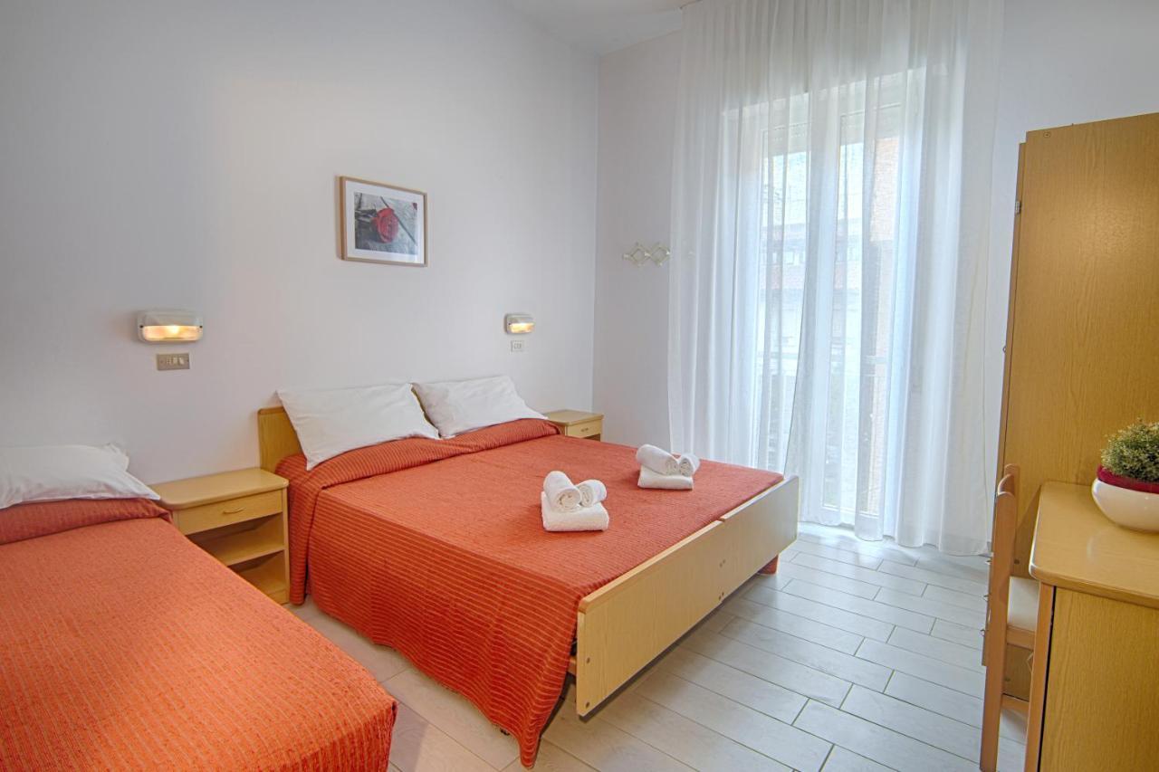 Hotel Raimondi Bellaria-Igea Marina Esterno foto