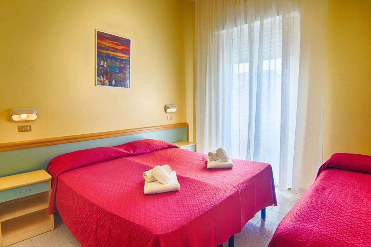 Hotel Raimondi Bellaria-Igea Marina Esterno foto
