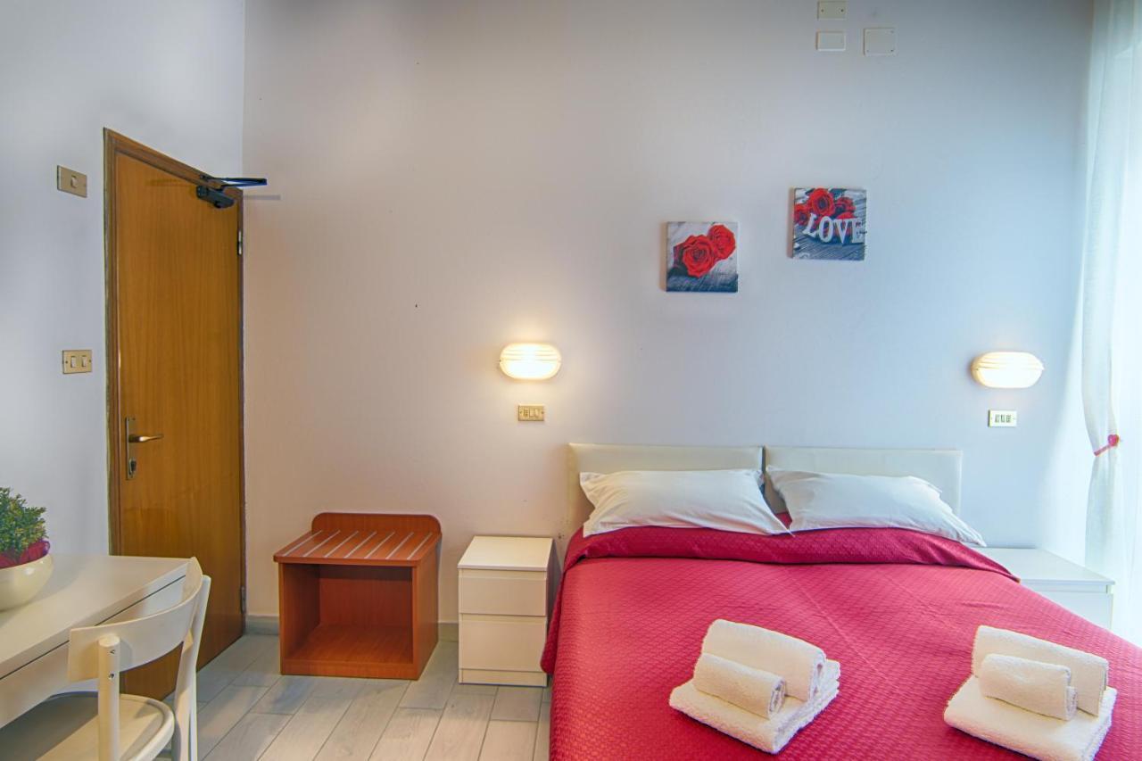 Hotel Raimondi Bellaria-Igea Marina Esterno foto