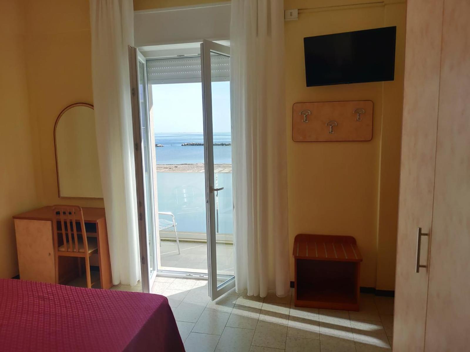 Hotel Raimondi Bellaria-Igea Marina Esterno foto